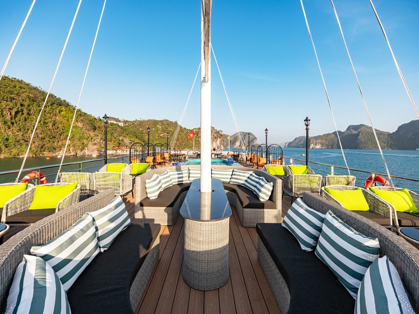 Tour Hạ Long 1 ng&agrave;y 5 sao du thuyền La Casta